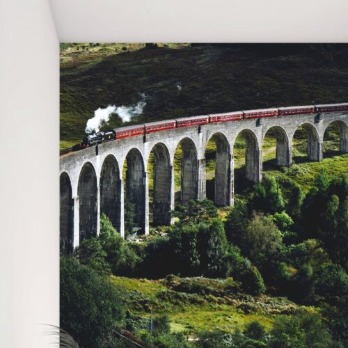 Fotobehangwinkel.nl Fotobehang Trein Avontuur over Sprookjesachtig Viaduct