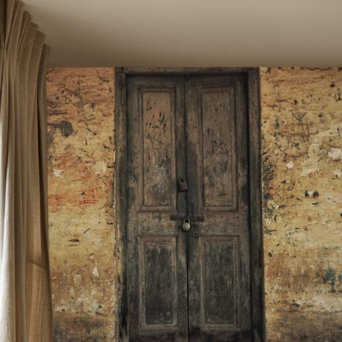 Fotobehangwinkel.nl Fotobehang Oude Deuropening Van Mysterie